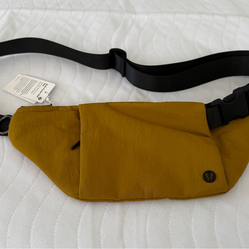 Lululemon Athletica Yellow Belt Bag Ergonomic Design